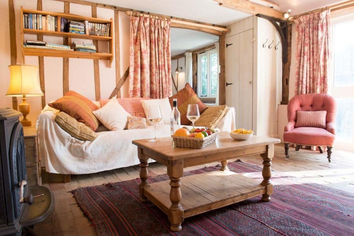 Bromans Barn A Beautiful Cottage By The Sea And Cudmore Nature Reserve West Mersea Eksteriør billede
