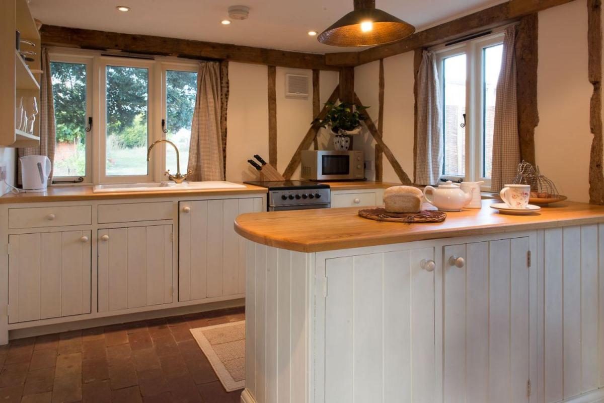 Bromans Barn A Beautiful Cottage By The Sea And Cudmore Nature Reserve West Mersea Eksteriør billede