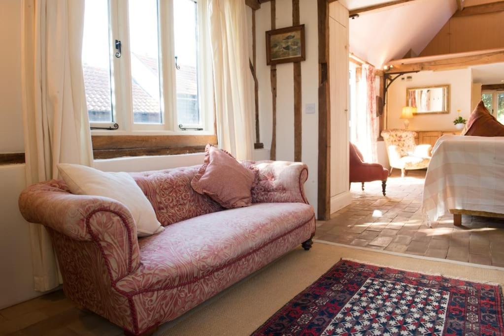 Bromans Barn A Beautiful Cottage By The Sea And Cudmore Nature Reserve West Mersea Eksteriør billede